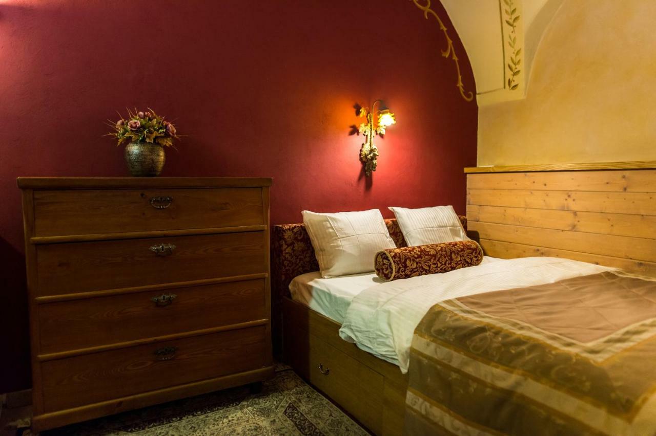 Апартаменты Antique Old Town Studio By Urban Rent Вильнюс Экстерьер фото